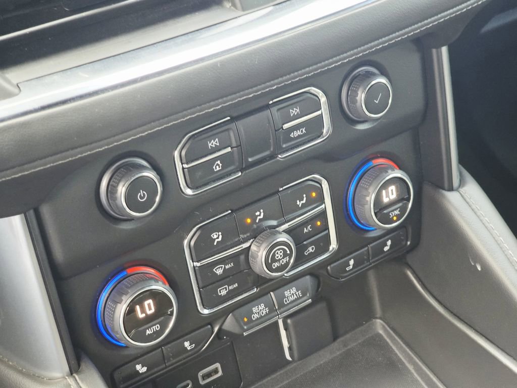 Used 2023 Chevrolet Suburban LT image 29