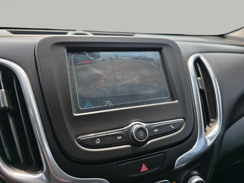 Used 2018 Chevrolet Equinox LT w/ LPO, Hit The Road Package AWD/4WD image 10
