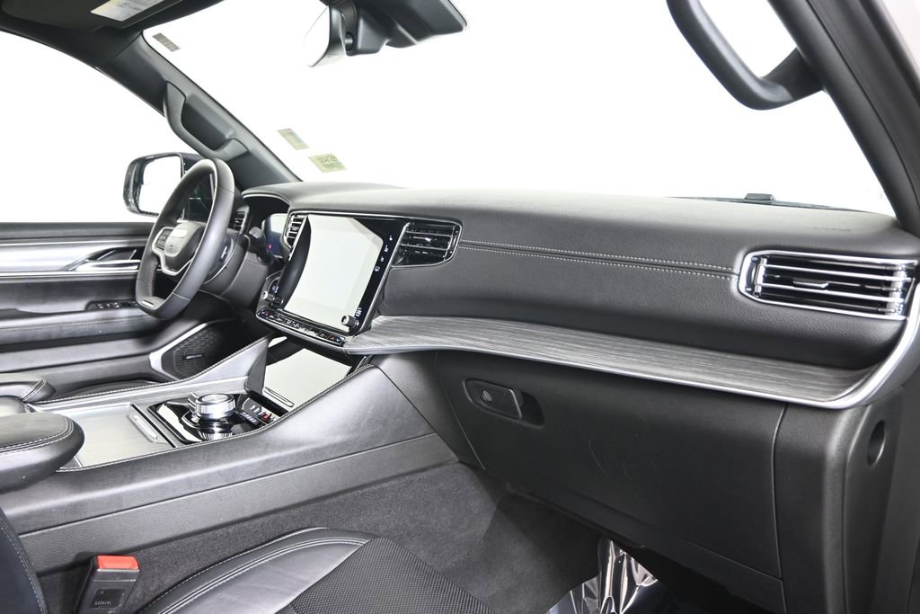 Used 2023 Jeep Wagoneer L Series II image 14