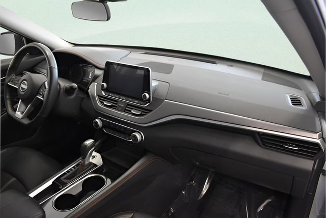 Used 2025 Nissan Altima 2.5 SR image 18