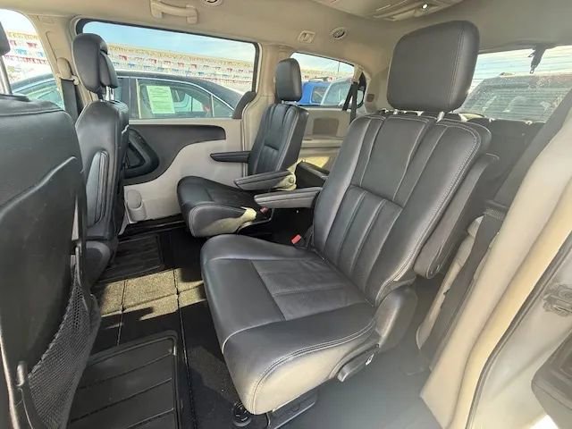 Used 2012 Chrysler Town & Country Touring w/ Entertainment Group #1 image 15
