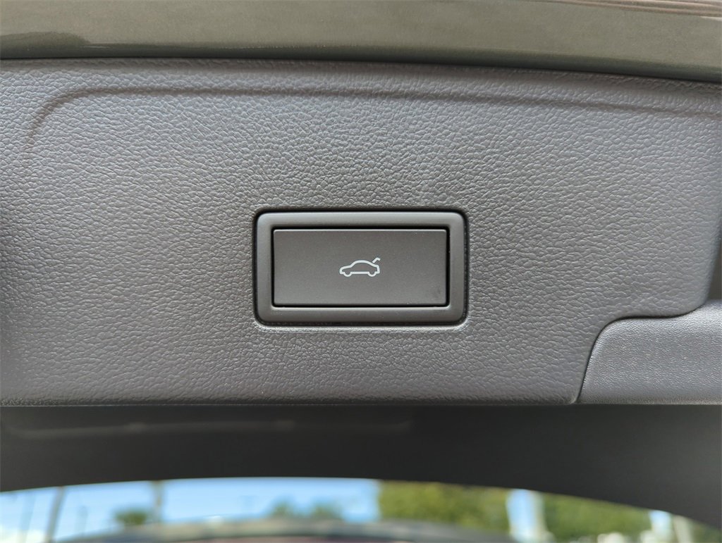 New 2026 Volkswagen Atlas Cross Sport SEL Premium R-Line image 17