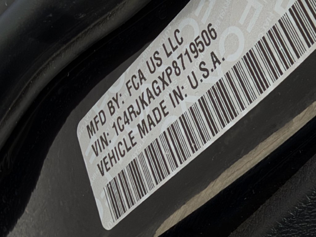 Used 2023 Jeep Grand Cherokee L Laredo AWD/4WD image 34