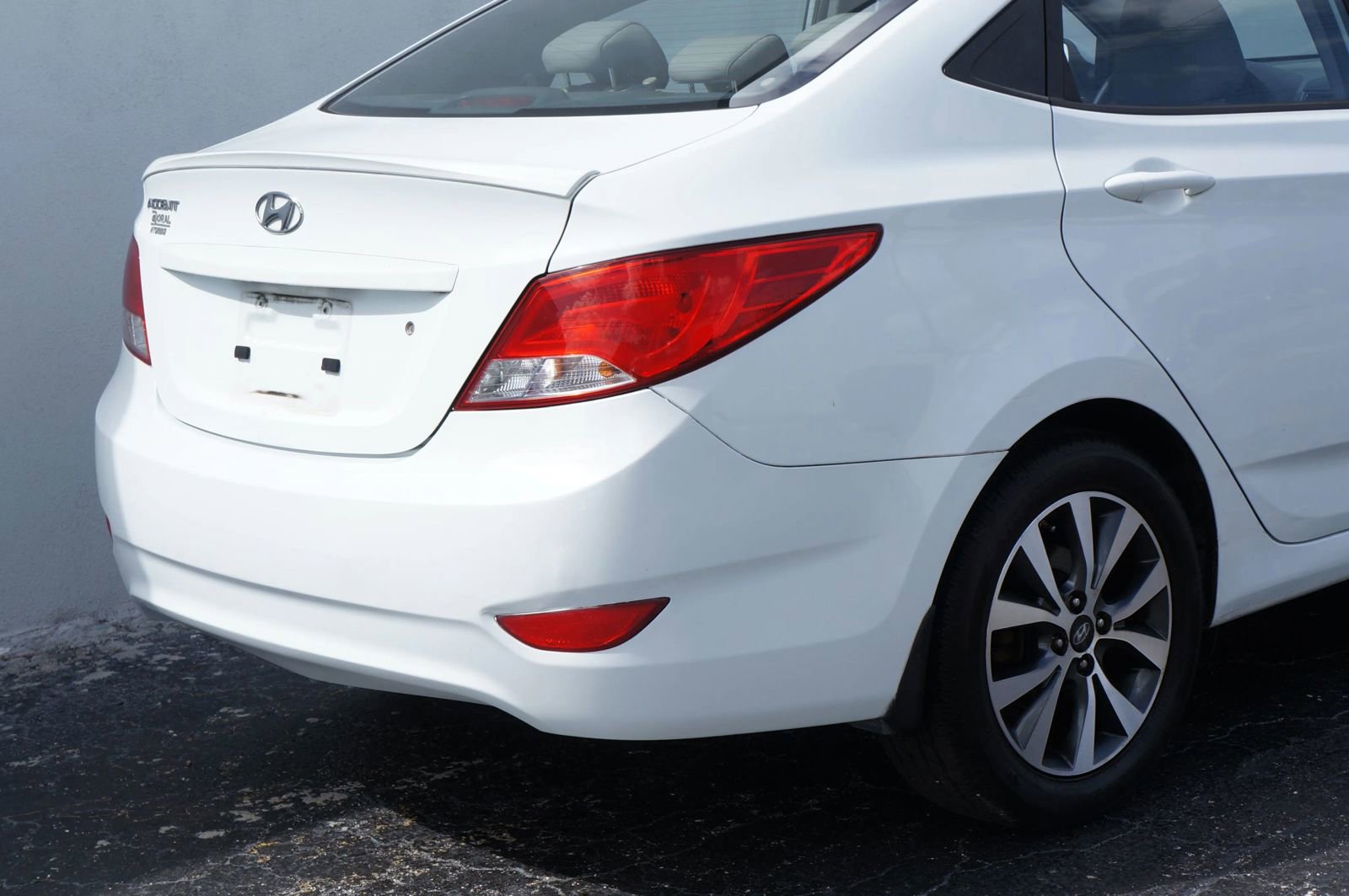 Used 2015 Hyundai Accent GLS w/ Option Group 03 image 10