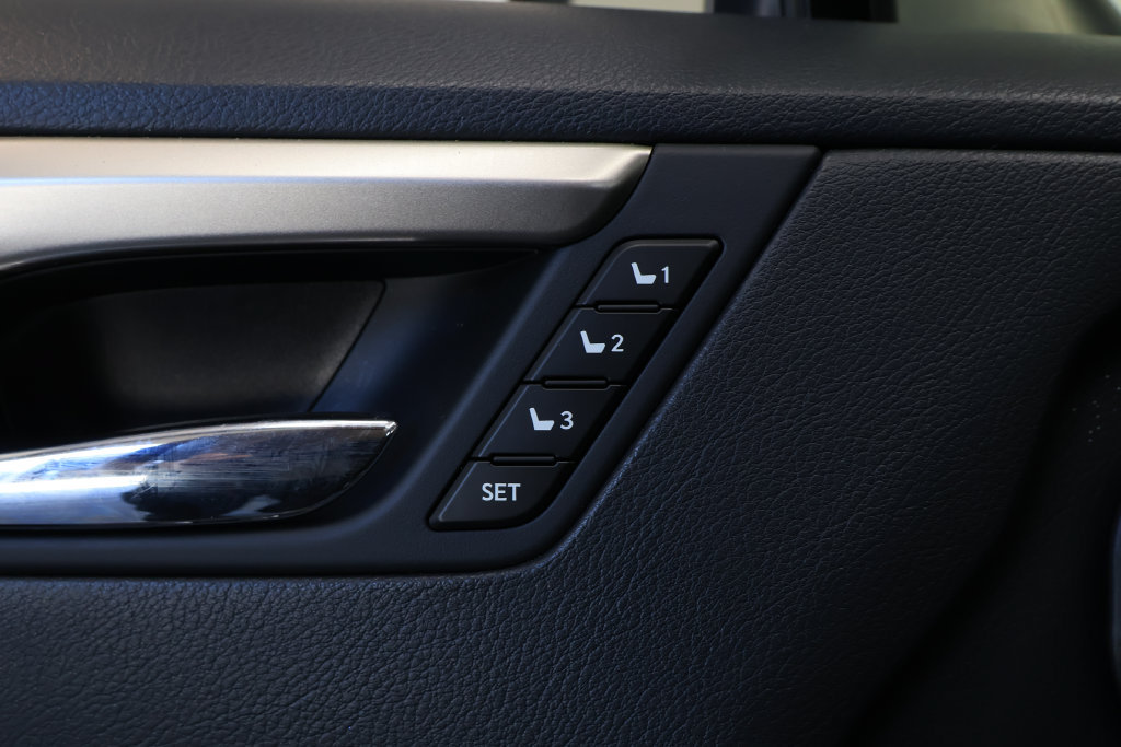 Used 2018 Lexus RX 350L FWD image 16