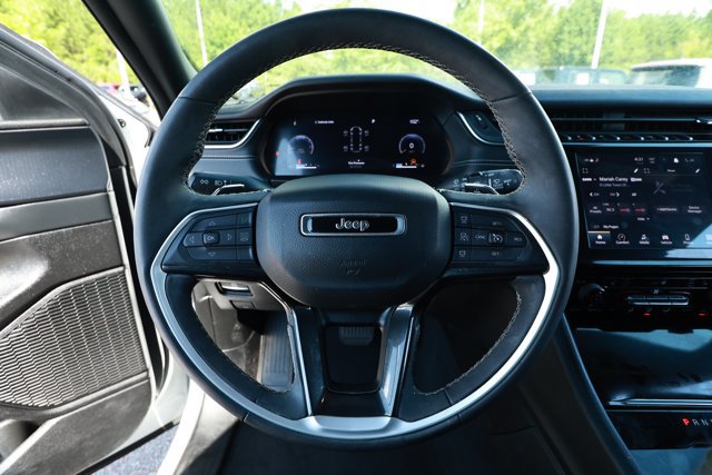 Used 2023 Jeep Grand Cherokee L Laredo AWD/4WD image 11