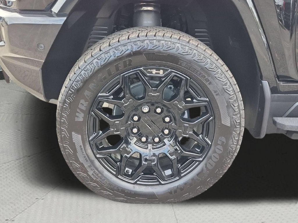 New 2026 GMC Hummer EV 4x4 Crew Cab image 32