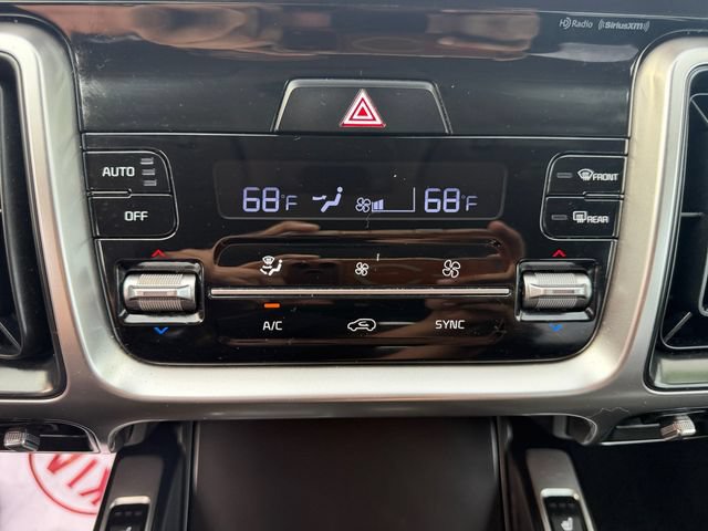 Certified 2022 Kia Sorento S FWD image 23