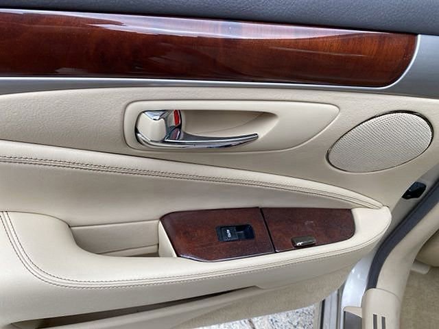 Used 2014 Lexus LS 460 AWD image 26