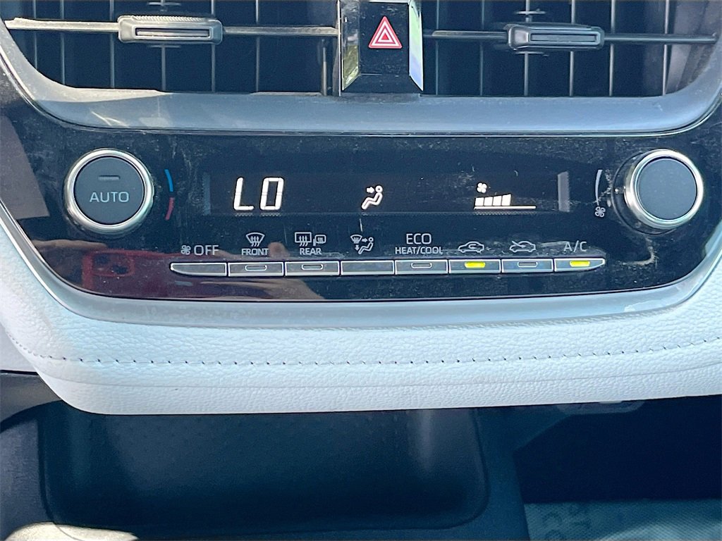 Used 2024 Toyota Corolla SE image 16