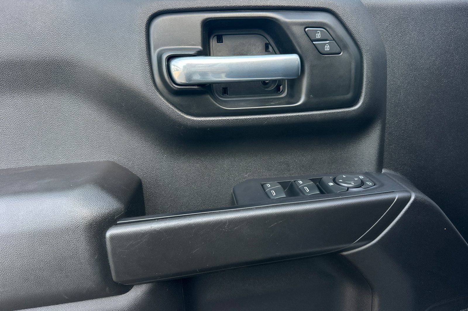 Used 2021 Chevrolet Silverado 1500 Custom image 9