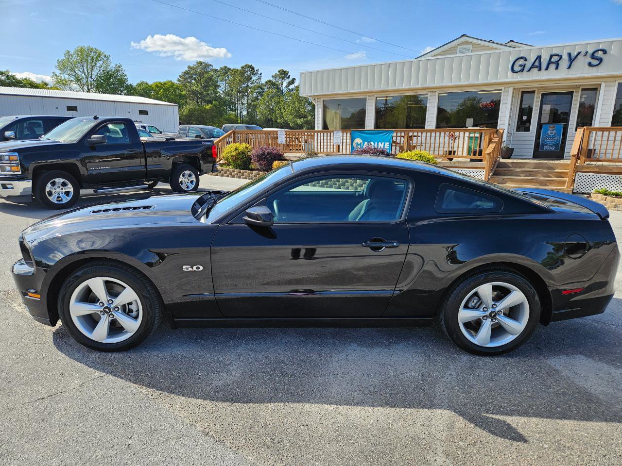 Used 2014 Ford Mustang GT image 2