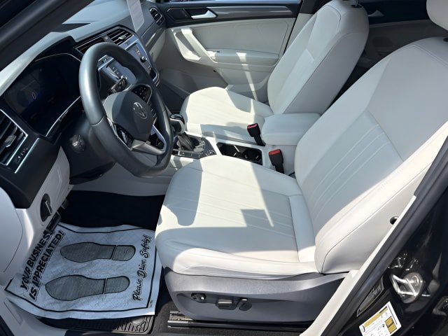 Certified 2024 Volkswagen Tiguan SE R-Line AWD/4WD image 5