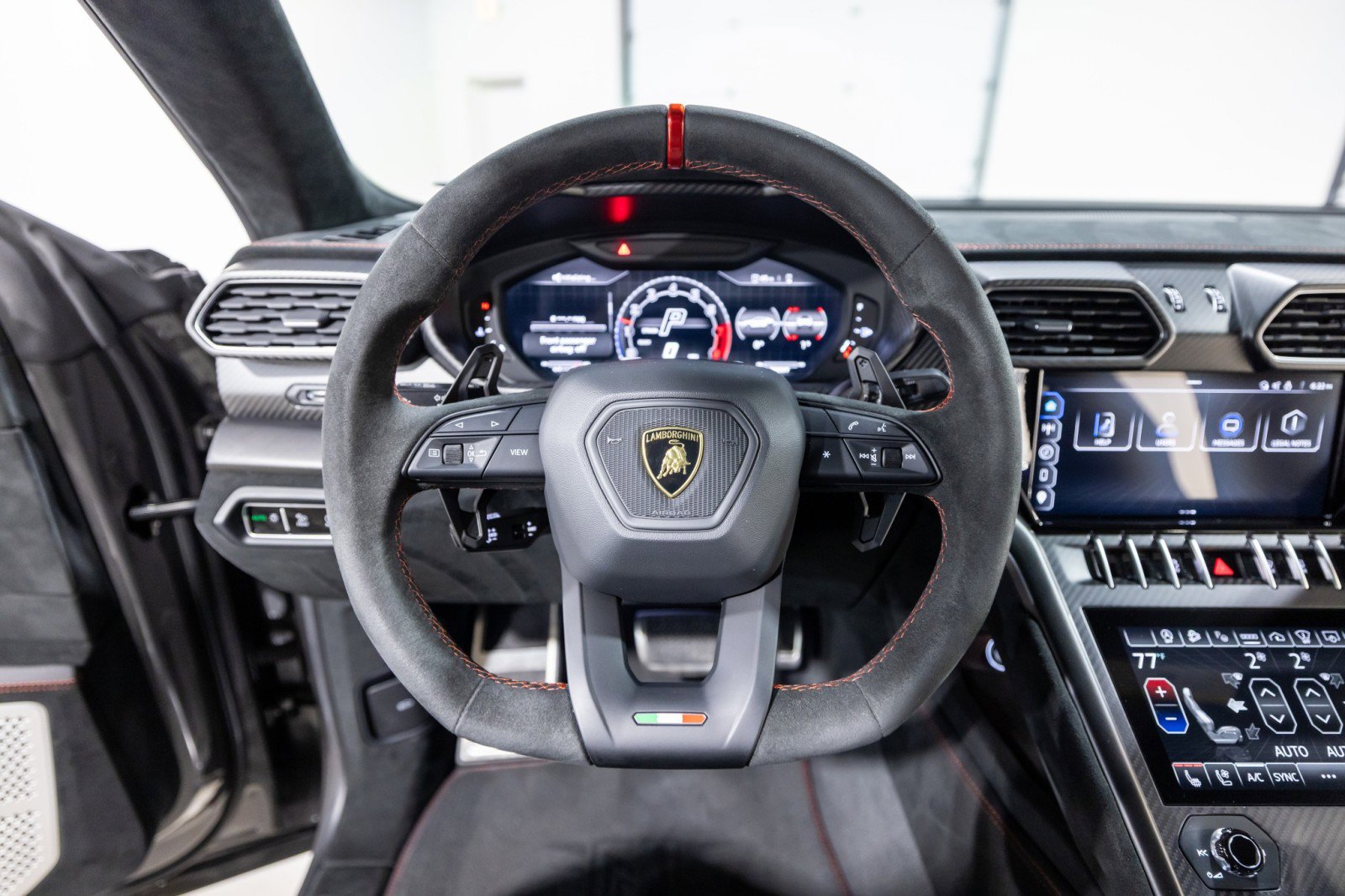 Used 2023 Lamborghini Urus Performante image 46