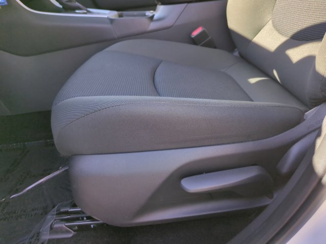 Used 2024 Toyota RAV4 LE AWD/4WD image 17
