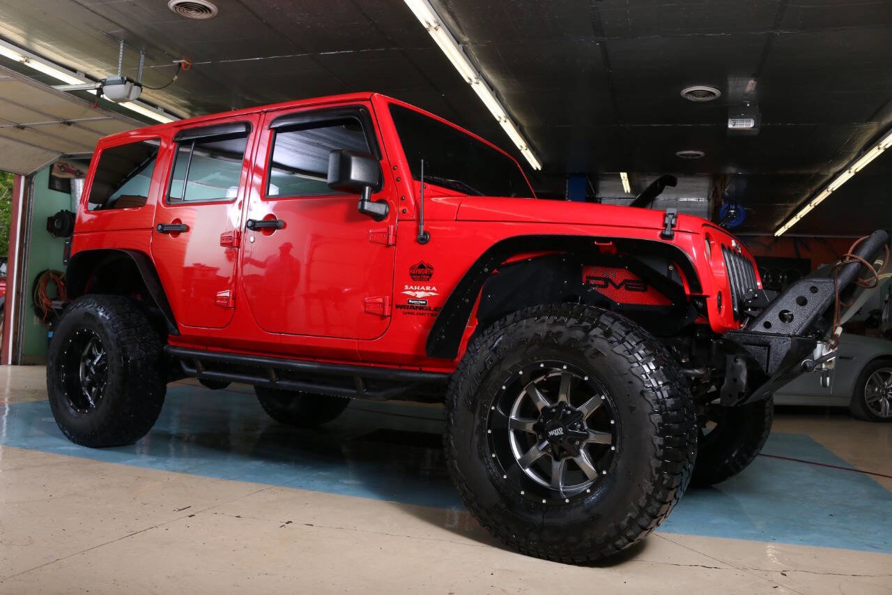 Used 2015 Jeep Wrangler Unlimited Sahara AWD/4WD image 7