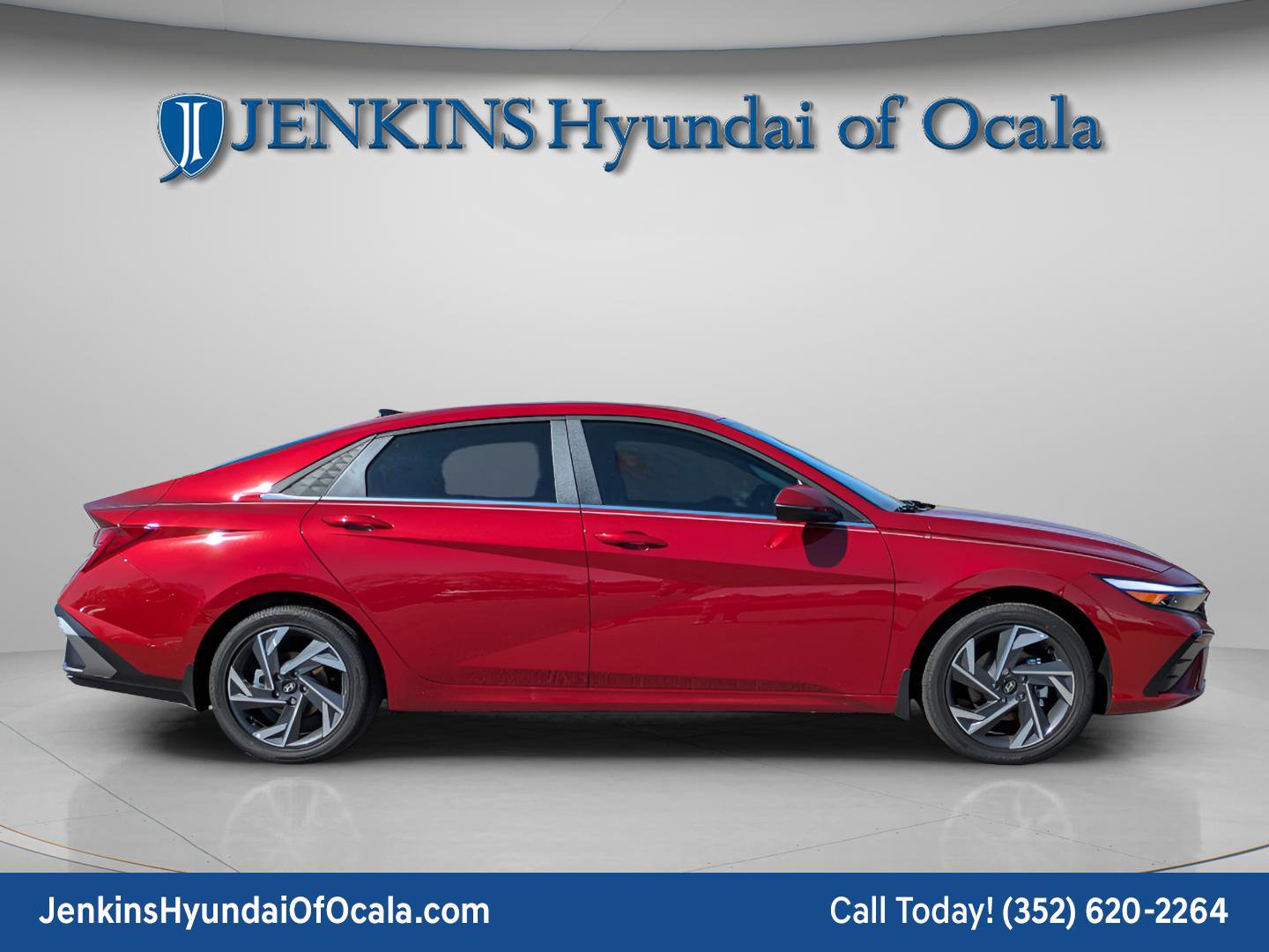 Used 2025 Hyundai Elantra Limited image 2