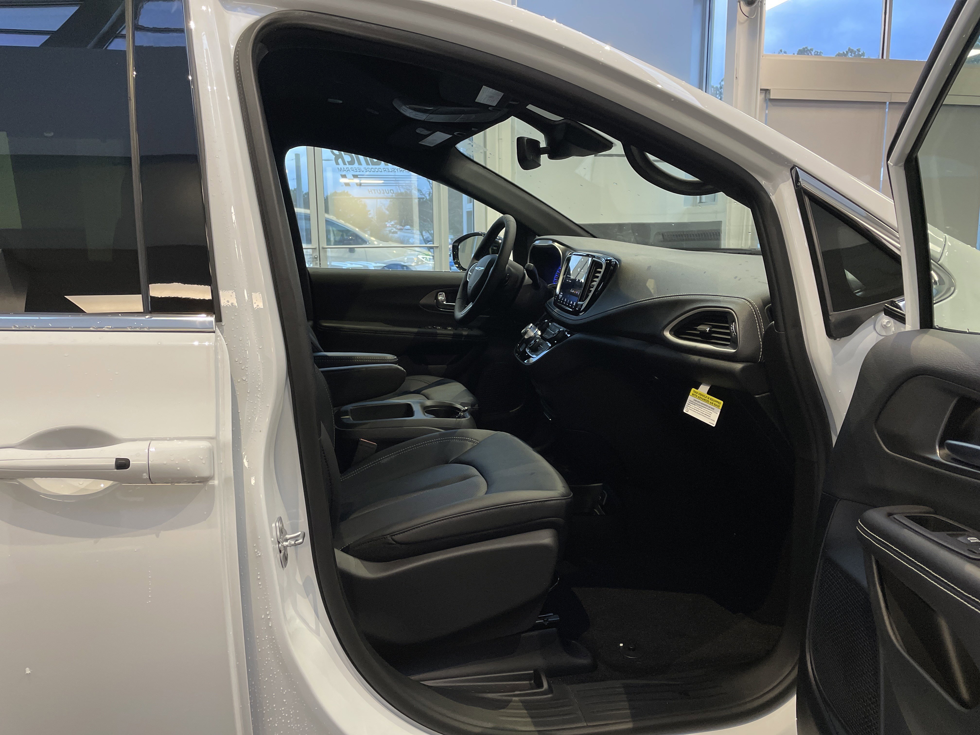 New 2026 Chrysler Pacifica Select image 37