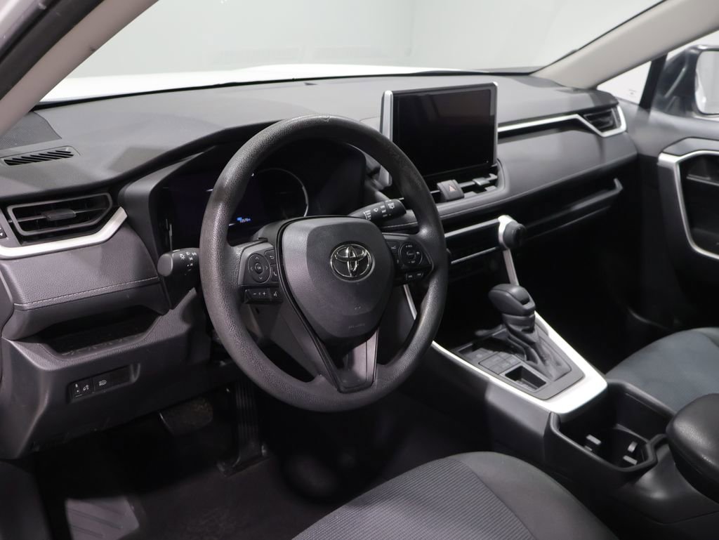 Used 2023 Toyota RAV4 LE AWD/4WD image 14
