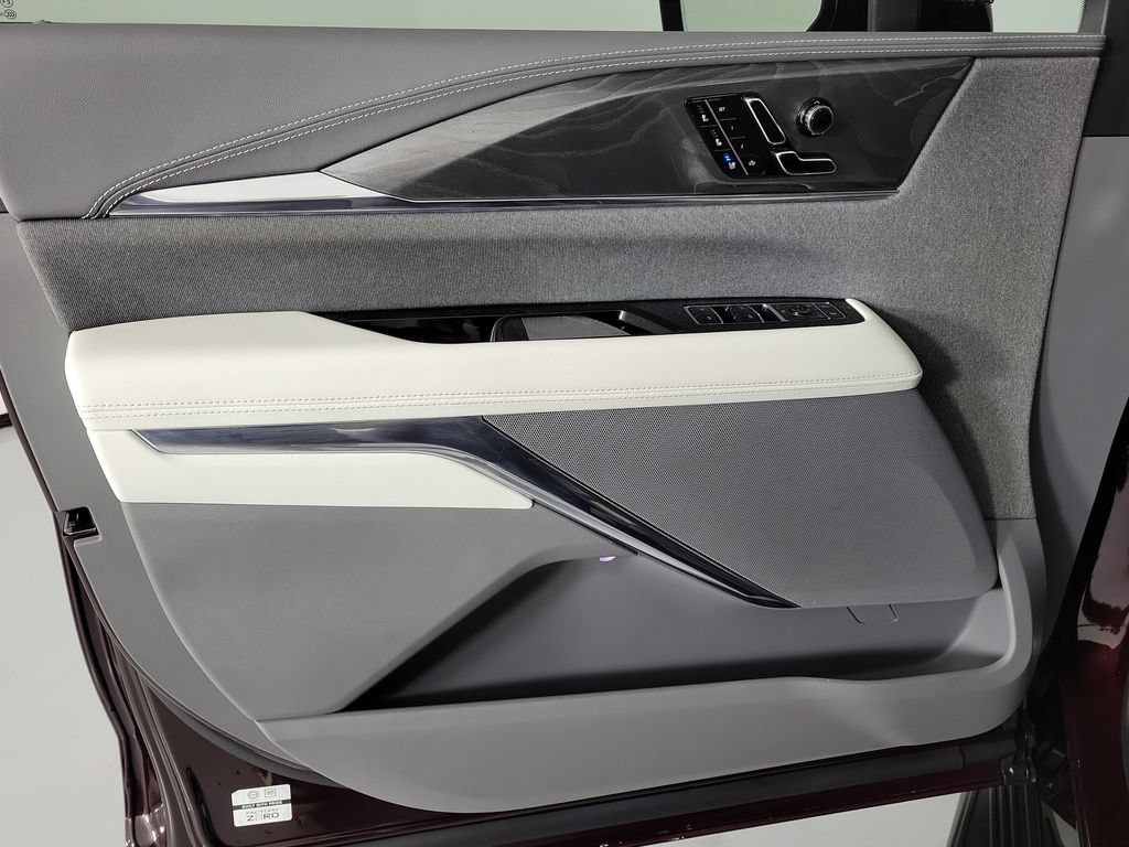 New 2026 Cadillac Escalade IQ Sport 1 w/ LPO, Floor Liner Package AWD/4WD image 18