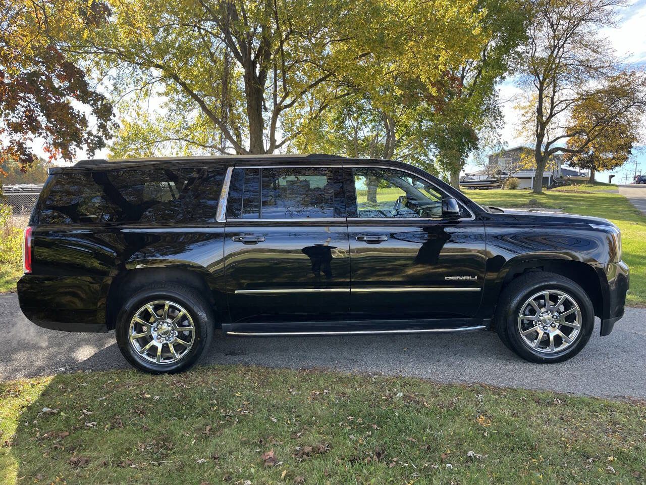 Used 2018 GMC Yukon XL Denali w/ Open Road Package image 6