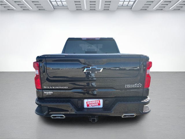 Used 2024 Chevrolet Silverado 1500 High Country w/ High Country Premium Package AWD/4WD image 5