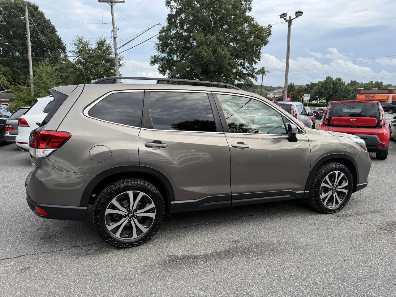 Used 2019 Subaru Forester Limited image 4