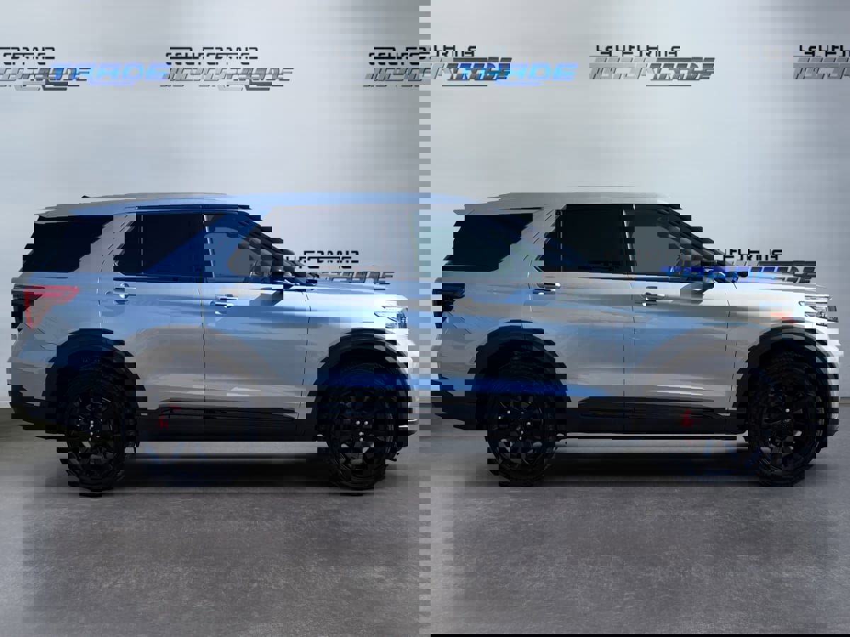 Used 2022 Ford Explorer ST w/ ST Street Pack image 4