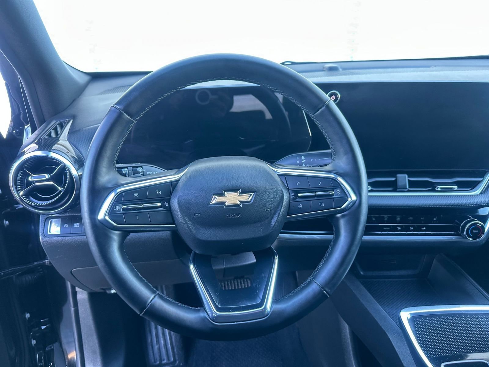 Used 2025 Chevrolet Equinox LT image 28