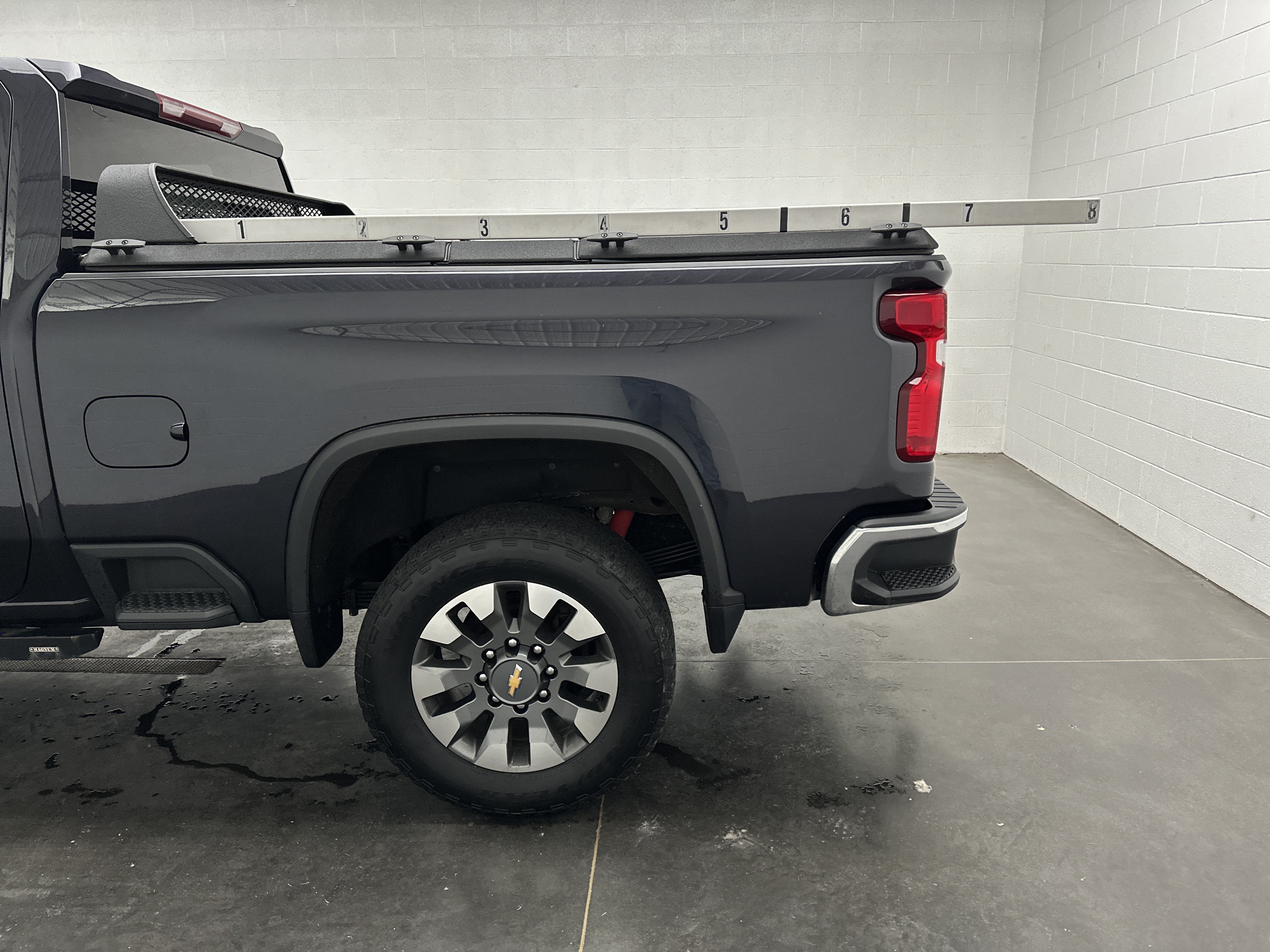 Used 2024 Chevrolet Silverado 2500 LT AWD/4WD image 5