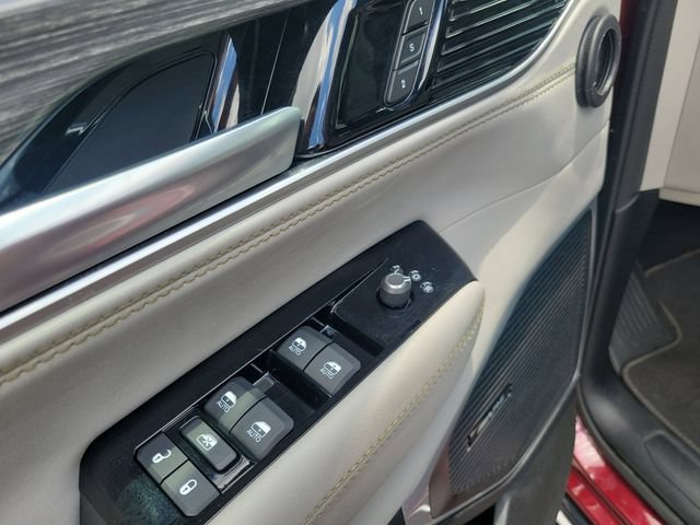 Used 2024 Jeep Wagoneer Series III AWD/4WD image 24