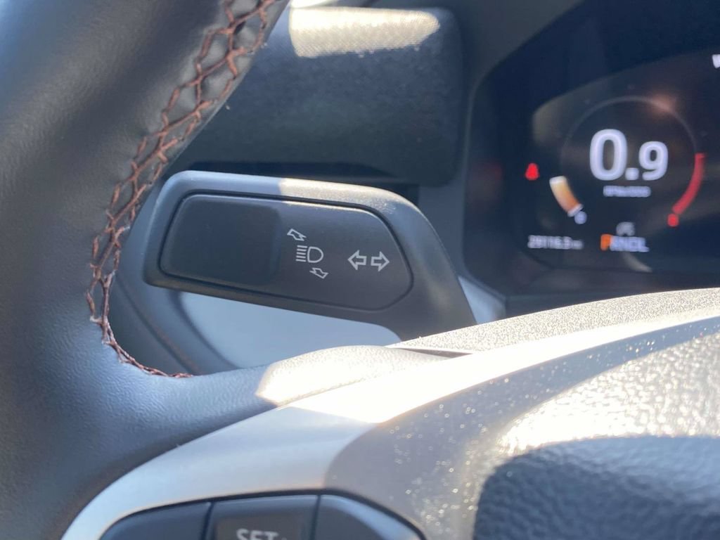 Used 2025 Ford Explorer Active RWD image 27