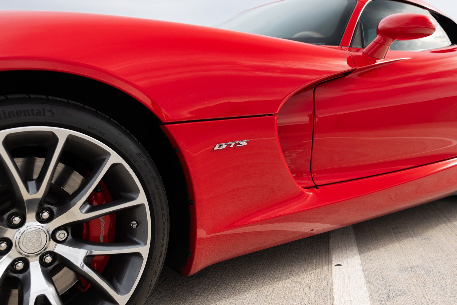 Used 2013 SRT Viper GTS w/ GTS Laguna Interior Pkg RWD image 14