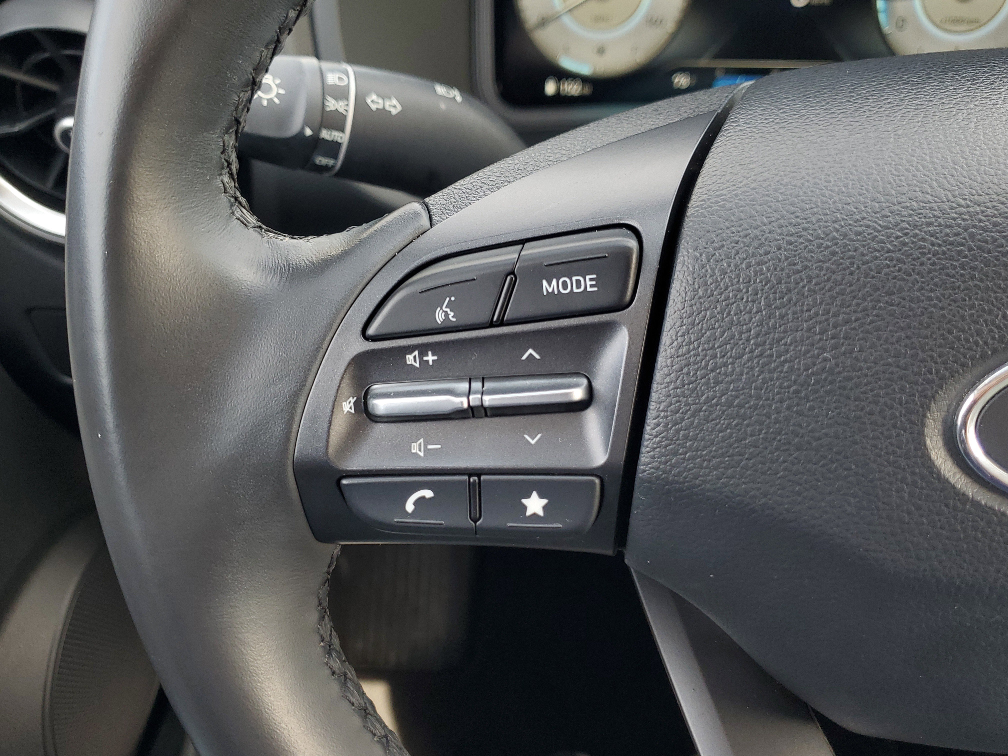 Used 2022 Hyundai Kona Limited image 25