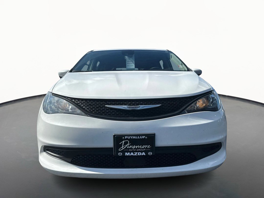 Used 2023 Chrysler Voyager LX image 8