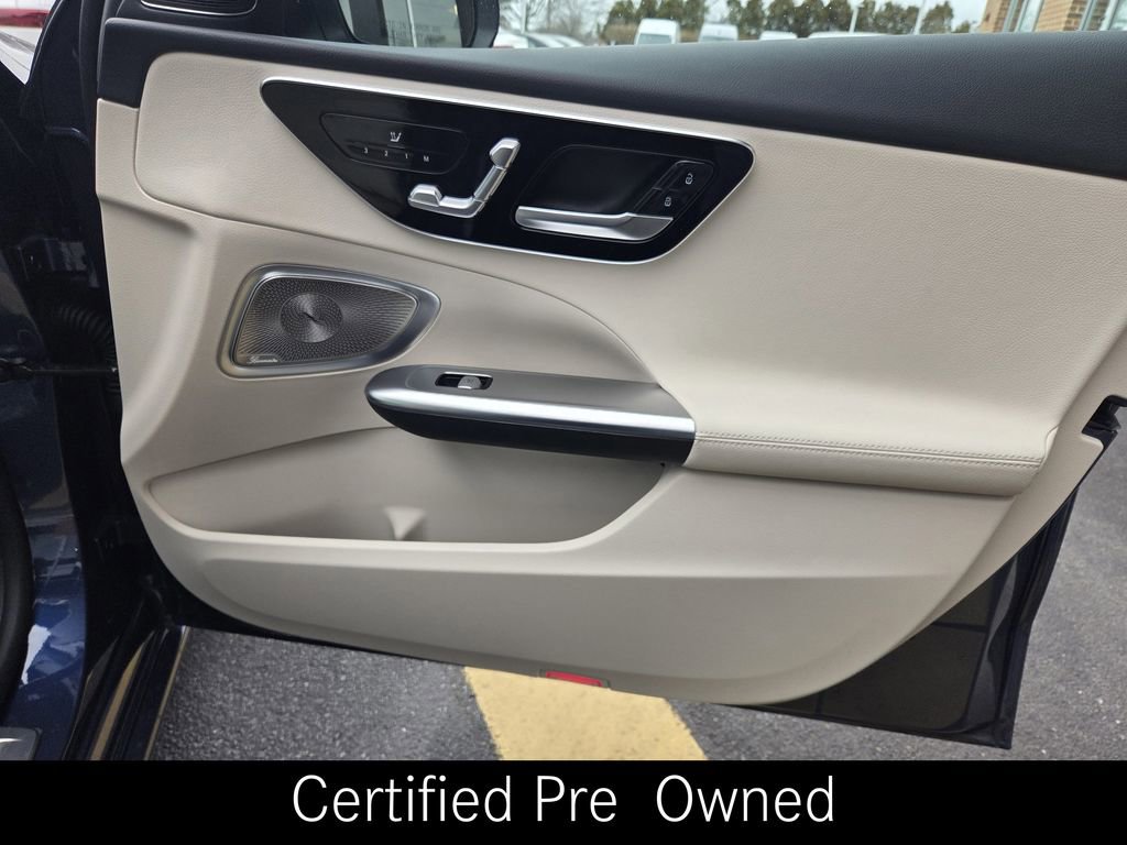 Used 2025 Mercedes-Benz C 300 4MATIC Sedan image 33