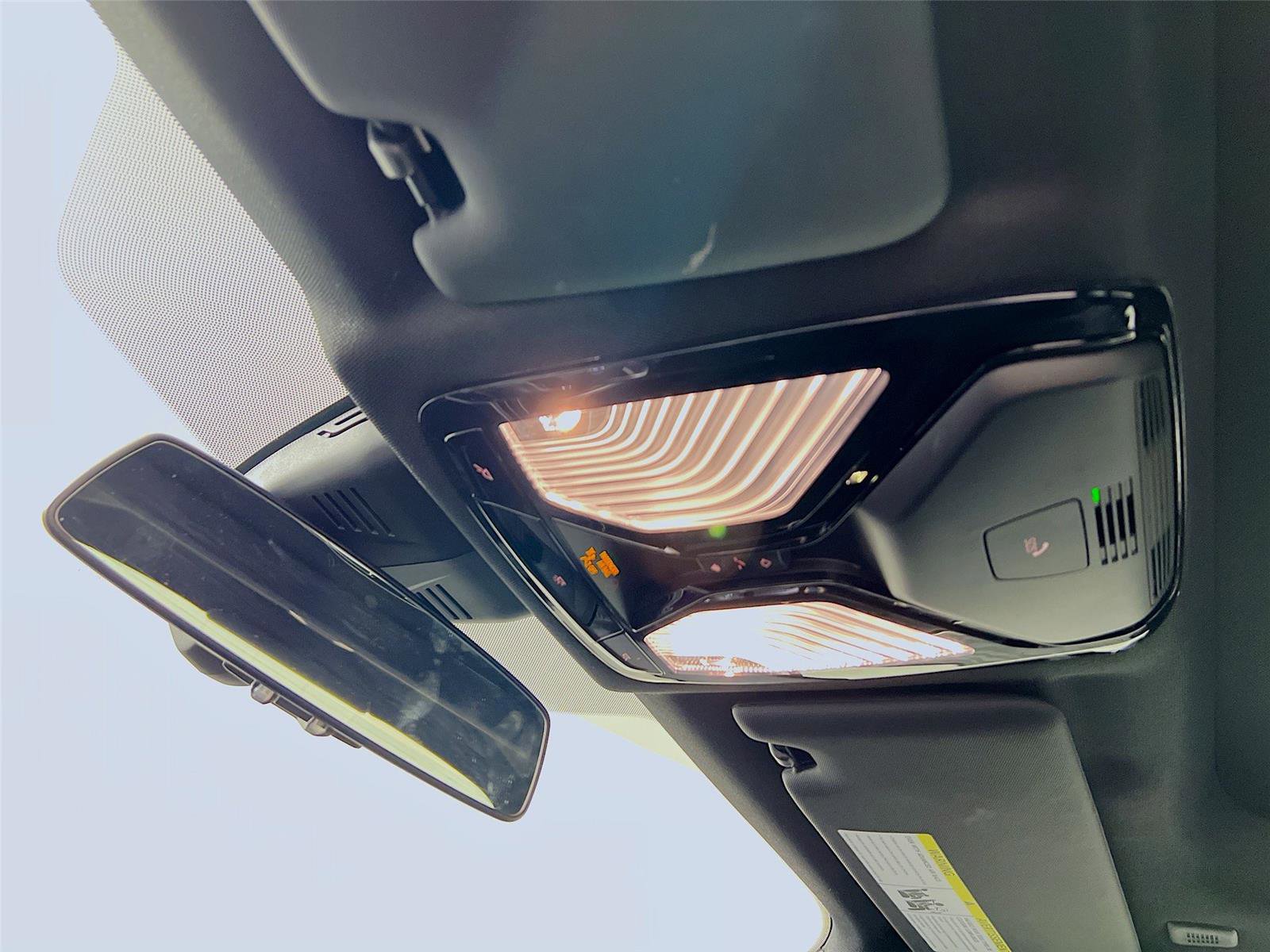 Used 2024 BMW 330i xDrive Sedan w/ Premium Package image 12