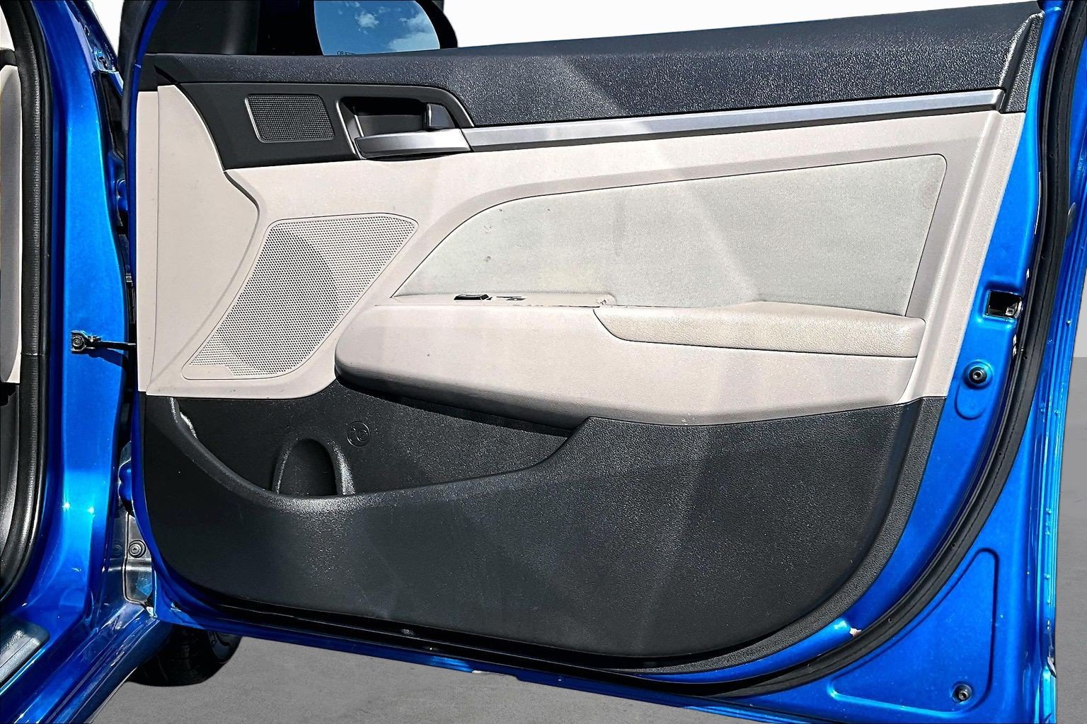 Used 2017 Hyundai Elantra SE FWD image 18