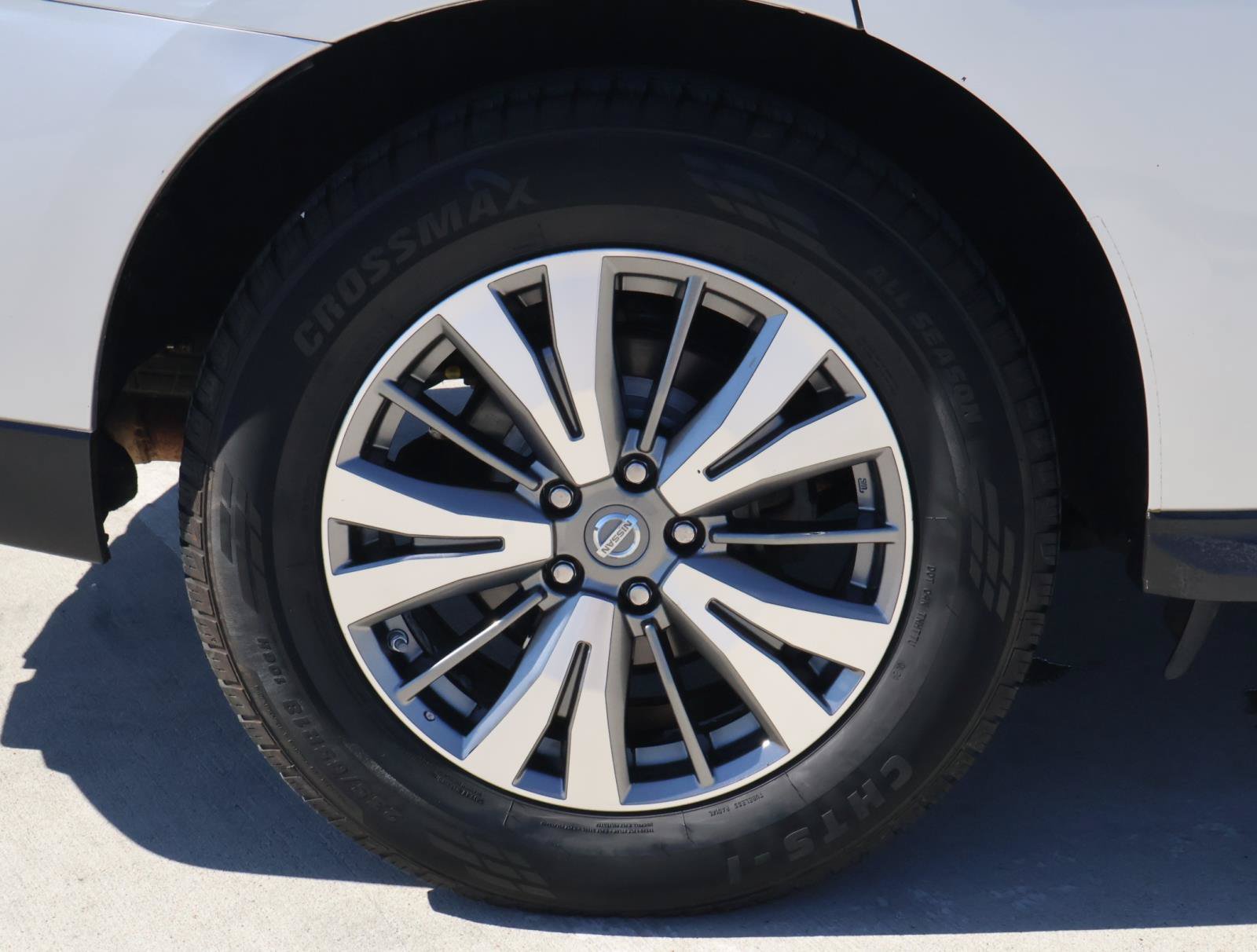 Used 2018 Nissan Pathfinder SV AWD/4WD image 8