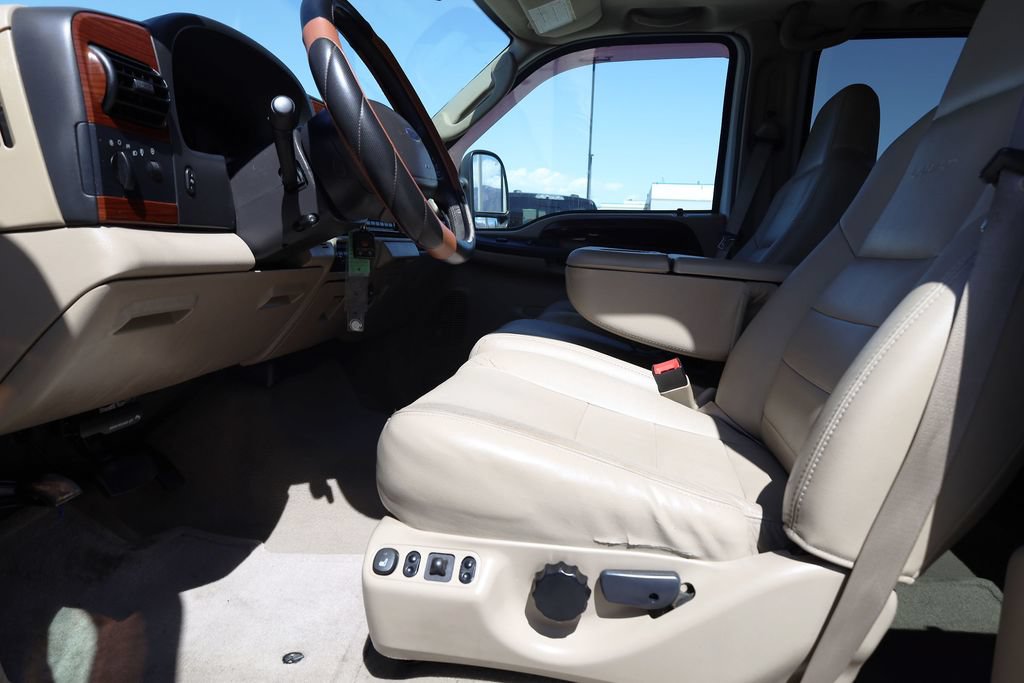 Used 2007 Ford F350 Lariat AWD/4WD image 10