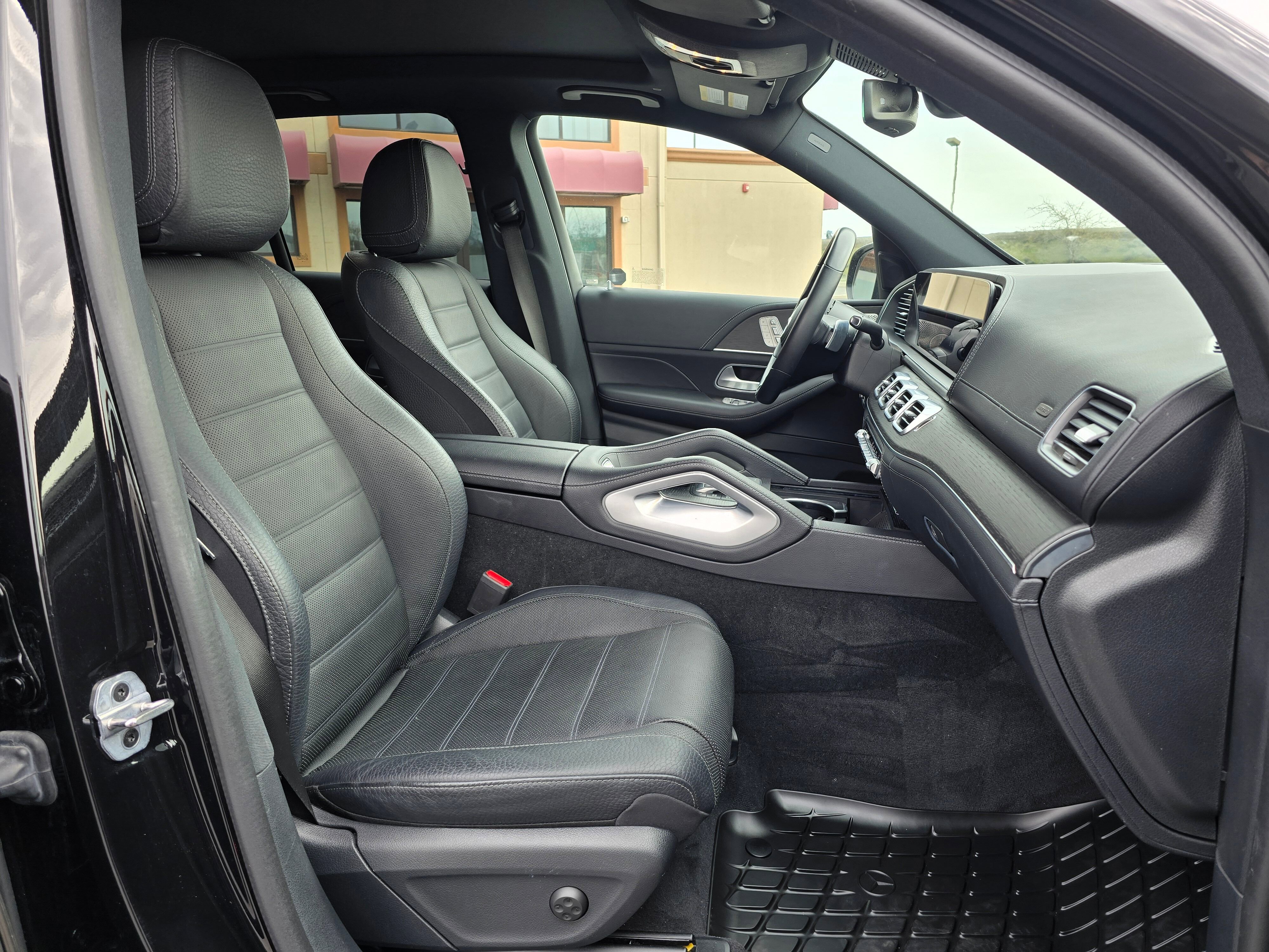 Used 2024 Mercedes-Benz GLE 350 4MATIC image 42