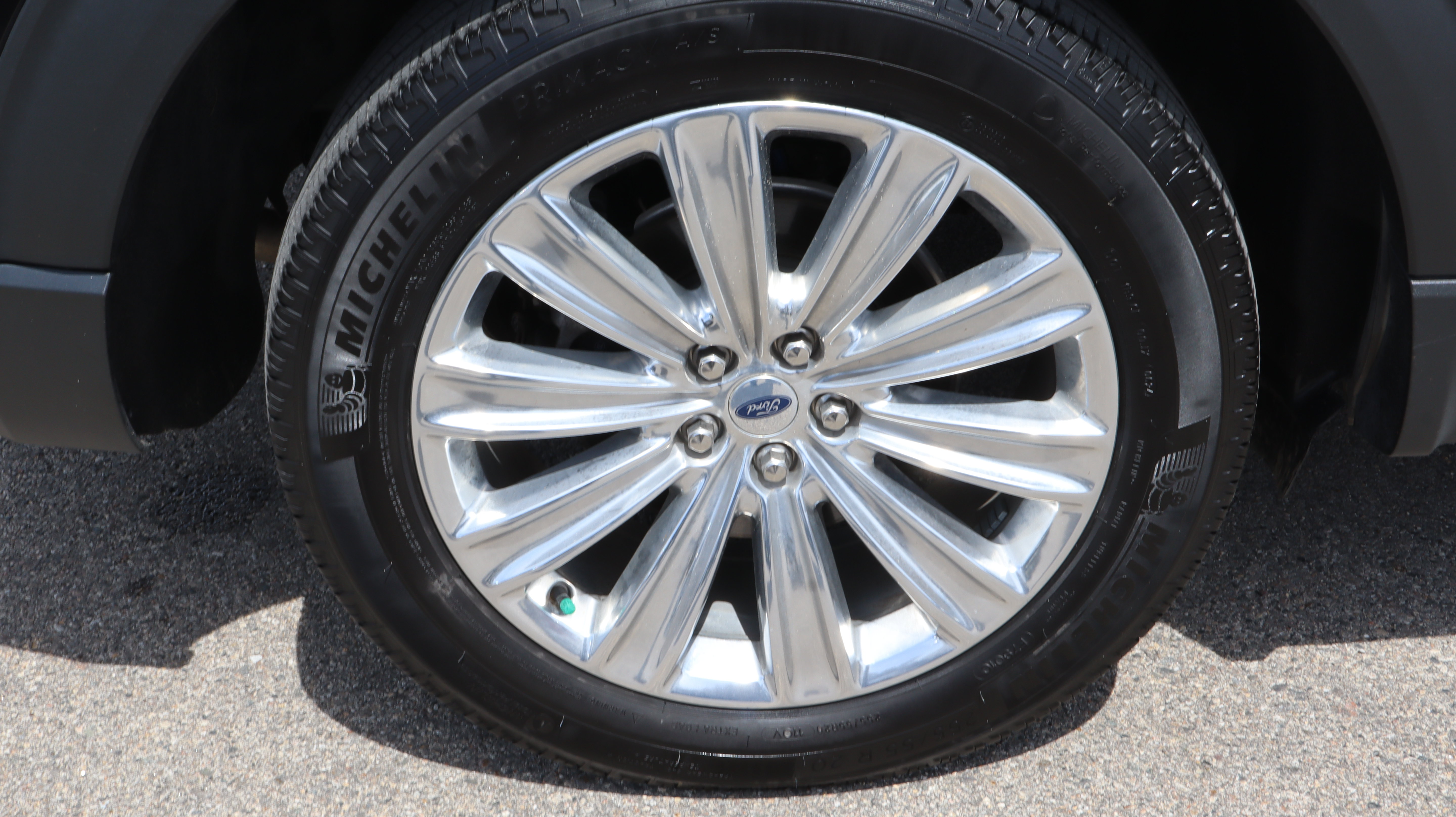 Used 2024 Ford Explorer Limited w/ Limited Technology Package AWD/4WD image 17