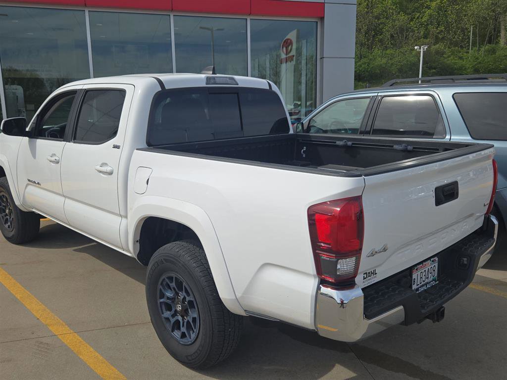 Used 2020 Toyota Tacoma SR5 AWD/4WD image 7
