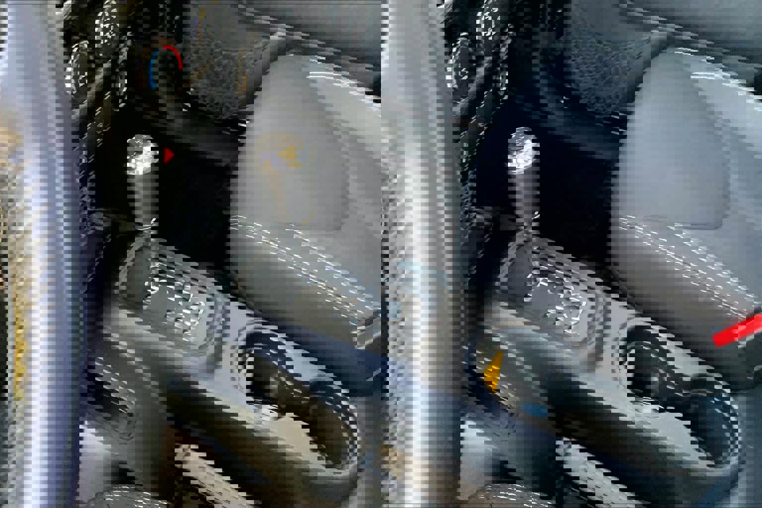 Used 2015 Jeep Wrangler Unlimited Sahara image 17