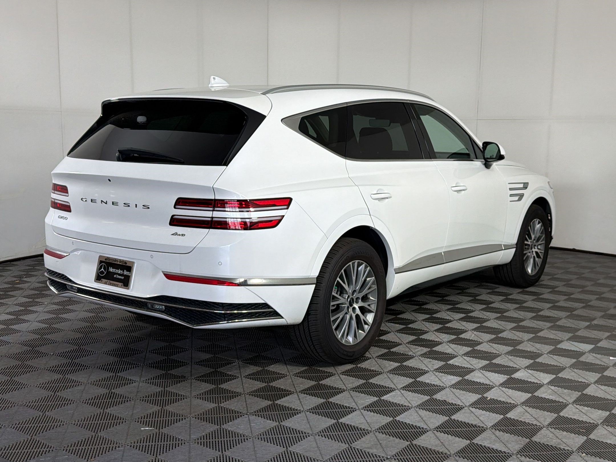 Used 2025 Genesis GV80 2.5T Standard AWD/4WD image 9