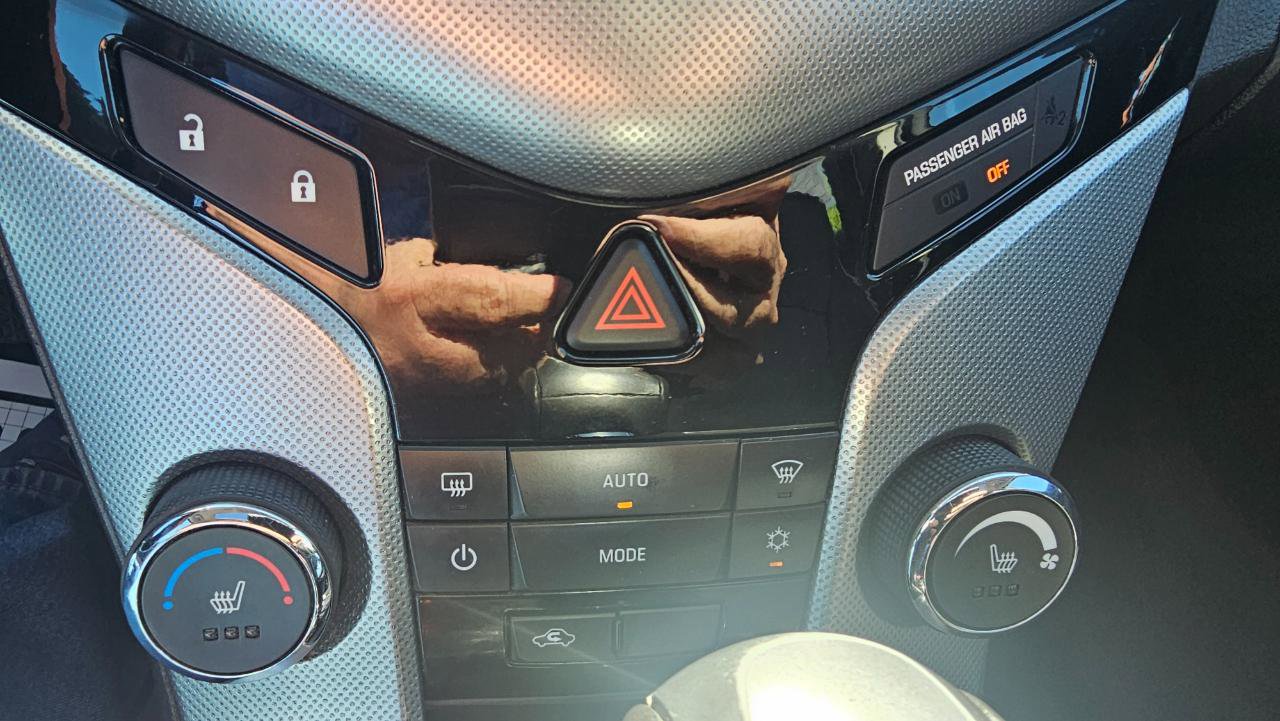 Used 2014 Chevrolet Cruze LTZ w/ RS Package FWD image 40