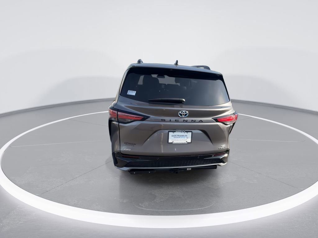 Used 2022 Toyota Sienna XSE w/ XSE Plus Package image 7
