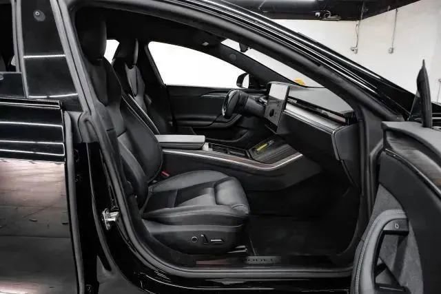 Used 2022 Tesla Model S Standard Range AWD/4WD image 38