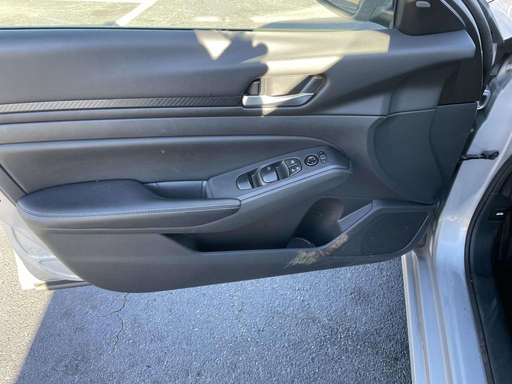 Used 2024 Nissan Altima 2.5 SV image 27