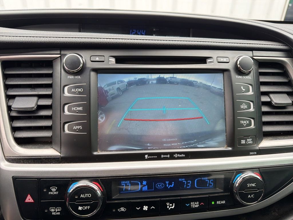 Used 2017 Toyota Highlander SE AWD/4WD image 17